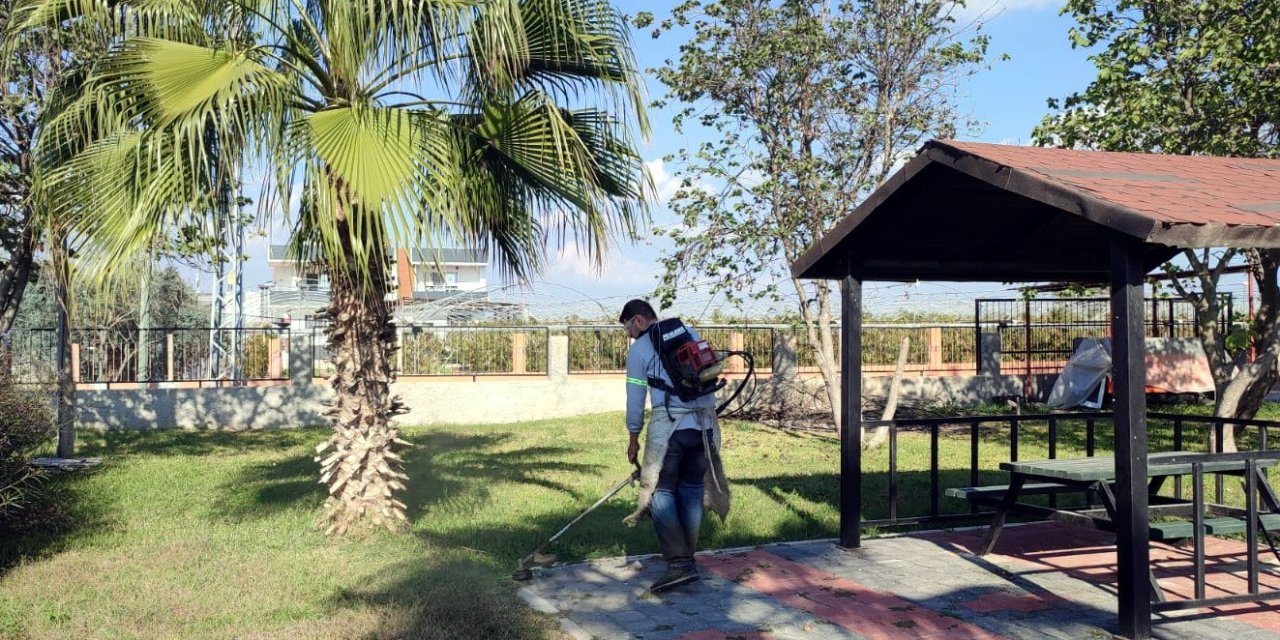 Akdeniz’de yeşil alan ve spor tesisleri bakımdan geçiyor