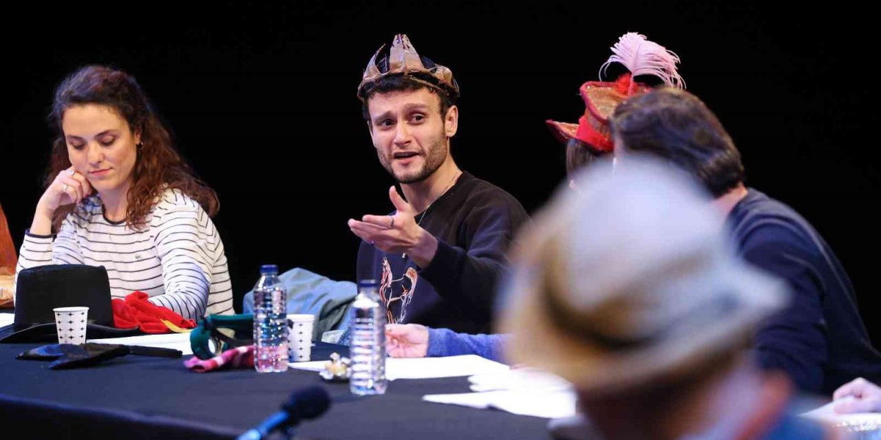 İş Sanat’ın Provadan İzle serisinde Midas’ın Kulakları oyunu yayınlanacak