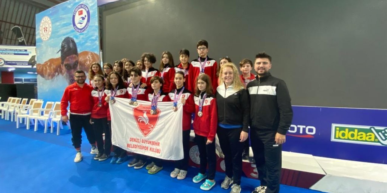 Denizlili yüzme takımı 34 madalya ile şampiyonaya damgasını vurdu