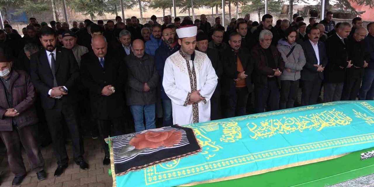 Son yolculuğuna uğurlanan Hülya hemşirenin katili 2 kez uzaklaştırma cezası almış