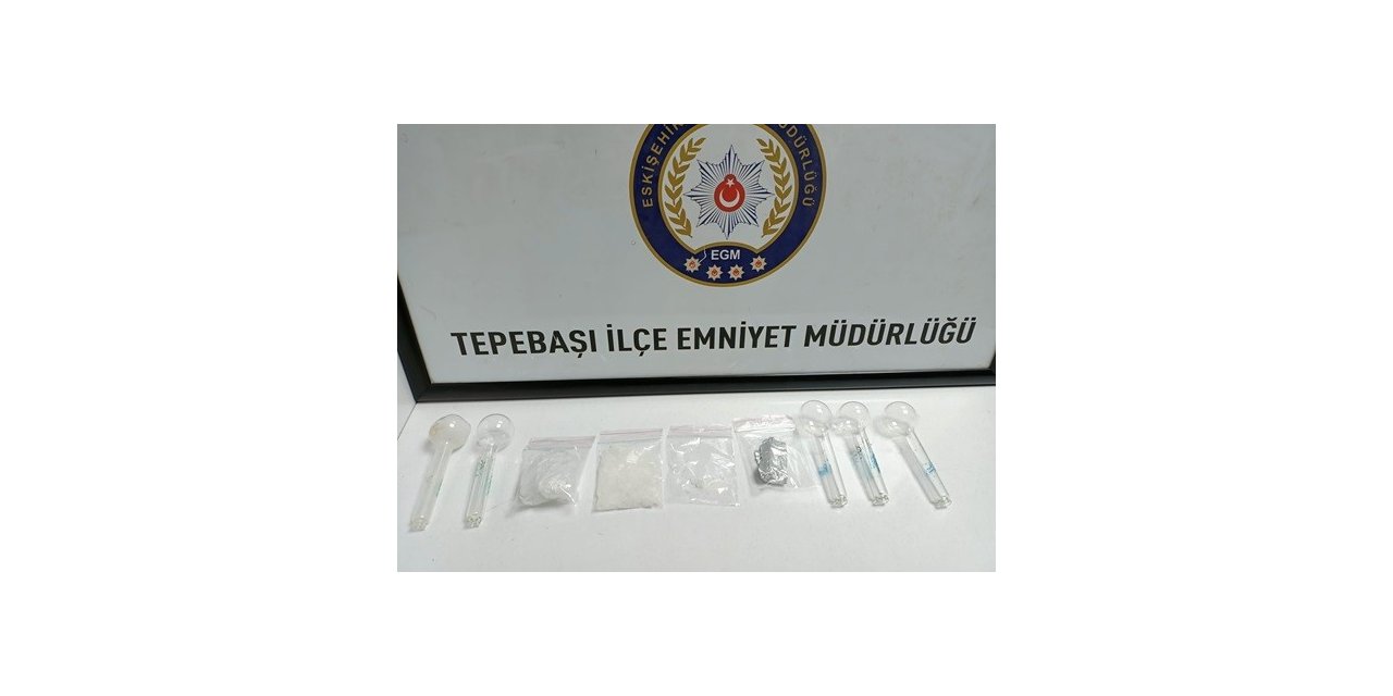 Şüpheli şahısların üzerinde uyuşturucu madde ele geçirildi