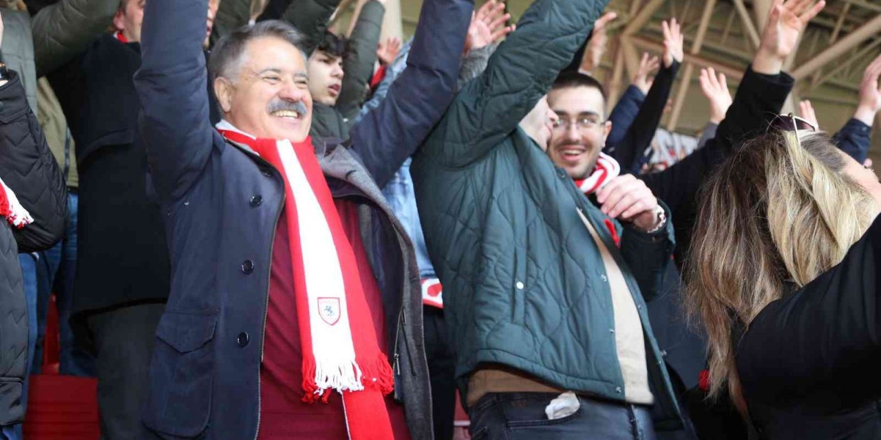 Atakum’dan taraftara ulaşım desteği