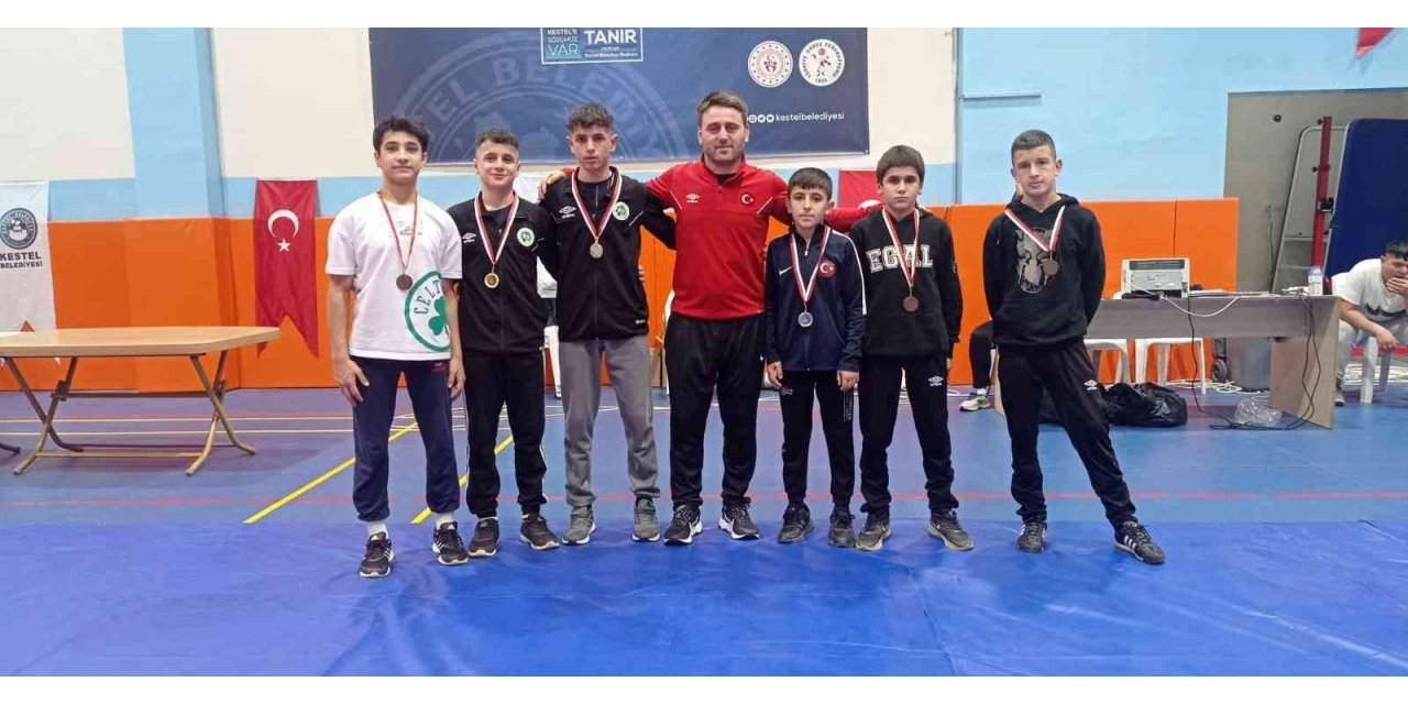 Düzceli 6 sporcu kürsüye çıktı