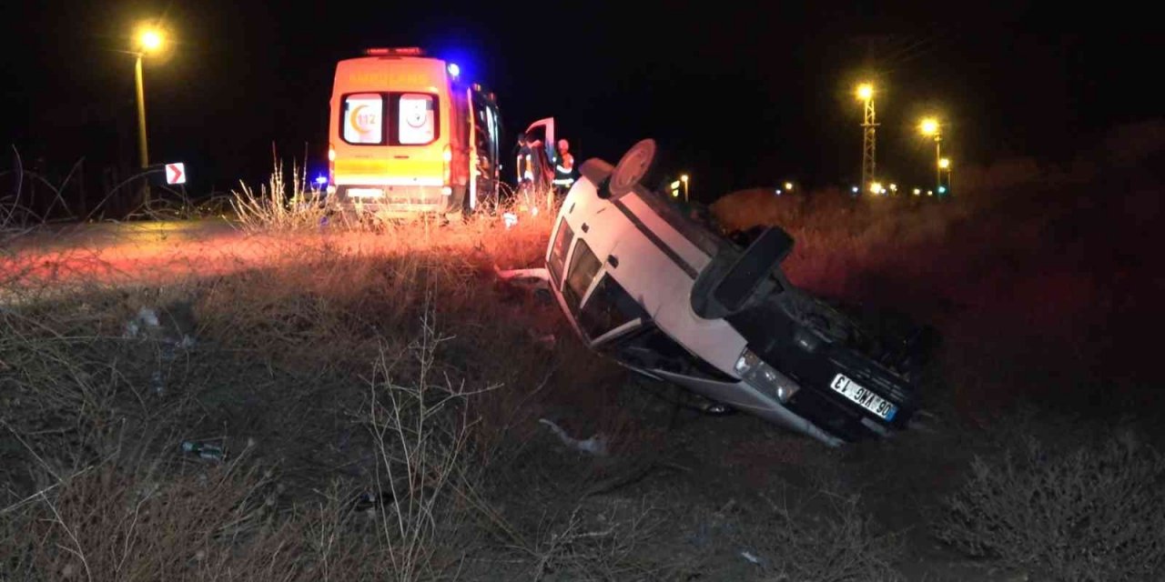 Takla atan otomobil şarampole devrildi