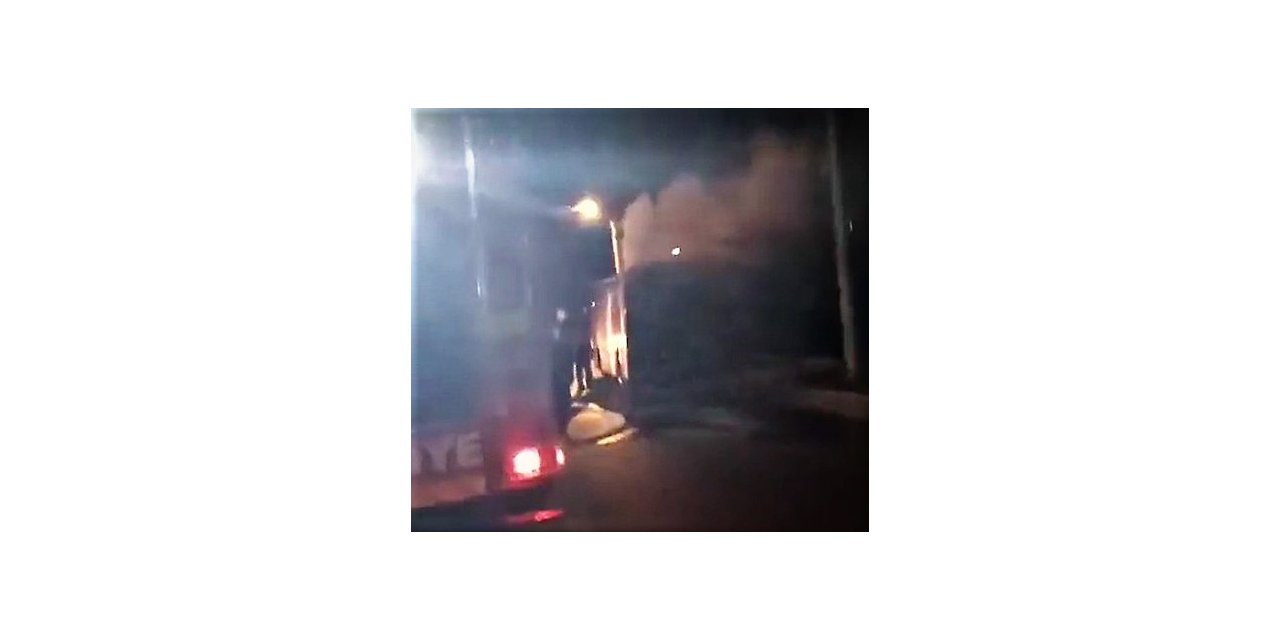 Seyir halindeki otobüste çıkan yangın korkuttu