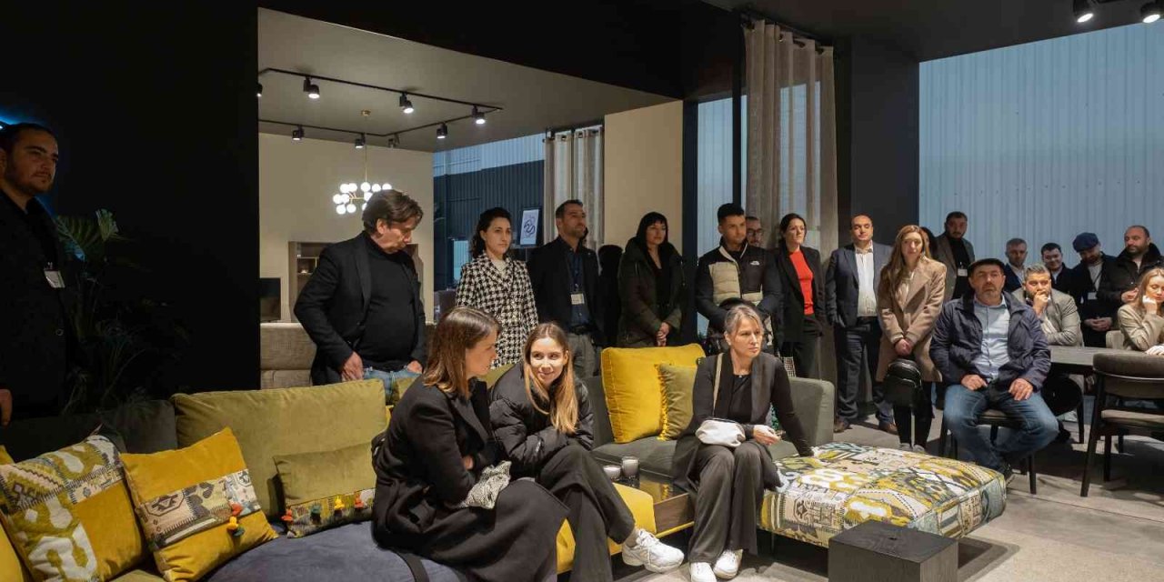 Dünyanın mobilyasını üretiyor...