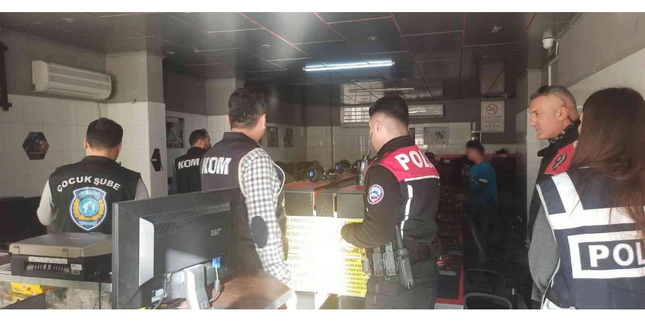 Antalya’da okul çevreleri ve servis araçları denetlendi