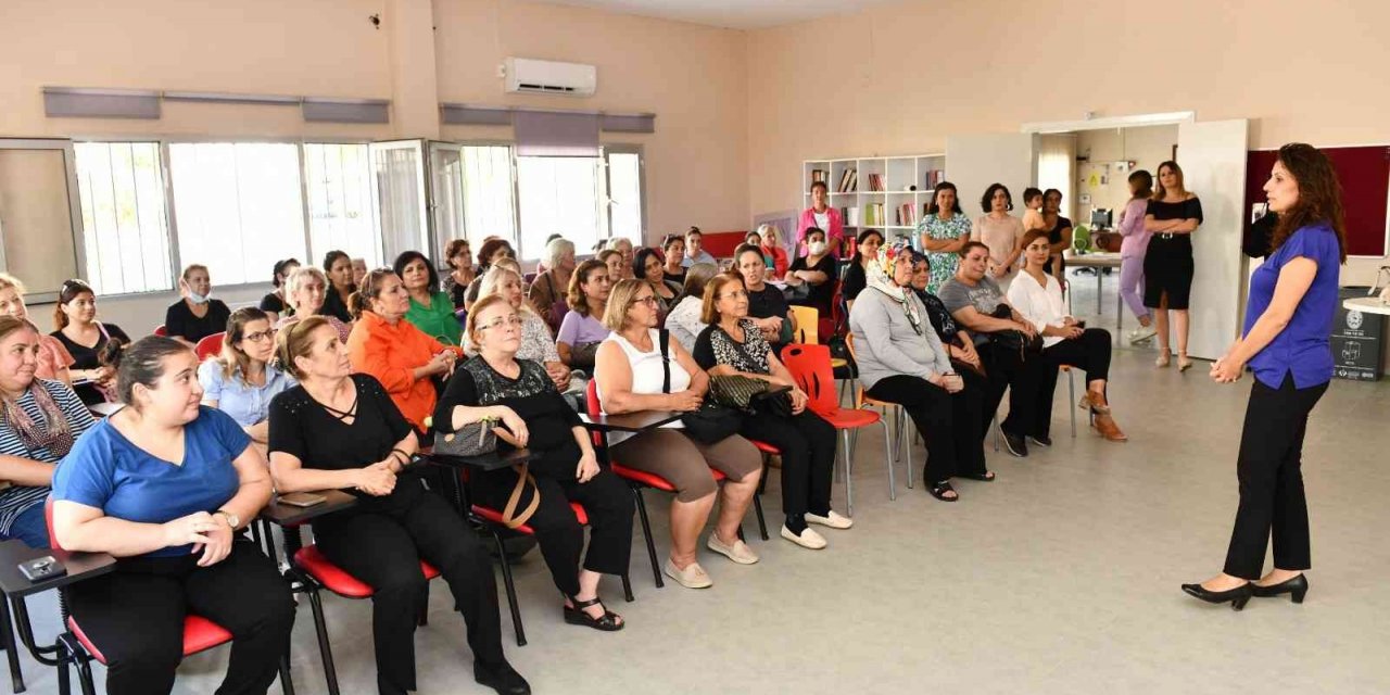 Çiğlili kadınların buluşma adresi: Mor Akademi