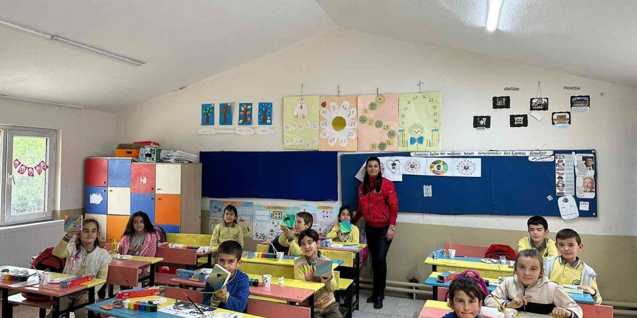 Bilim Yunusemre, kırsal mahallelerde öğrencilerle buluşuyor