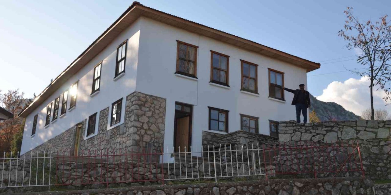 94 yıllık ilkokul restore edildi