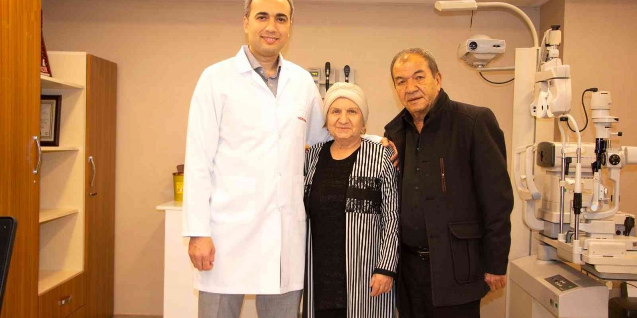 67 yaşında gözlüklerinden kurtuldu