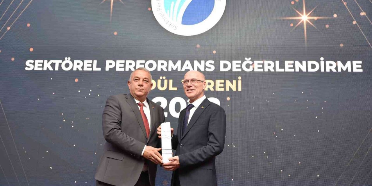 Ödülü DTSO Başkanı Bıyık verdi