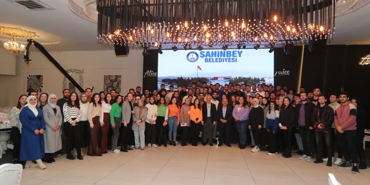 Tahmazoğlu, Kayseri’de okuyan Şahinbeyli öğrencilerle buluştu