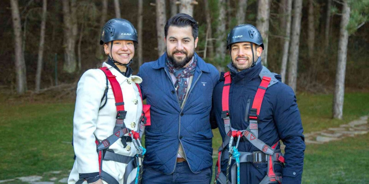 Dünya Şampiyonları termal kasabayı gezdi, zipline yaptı