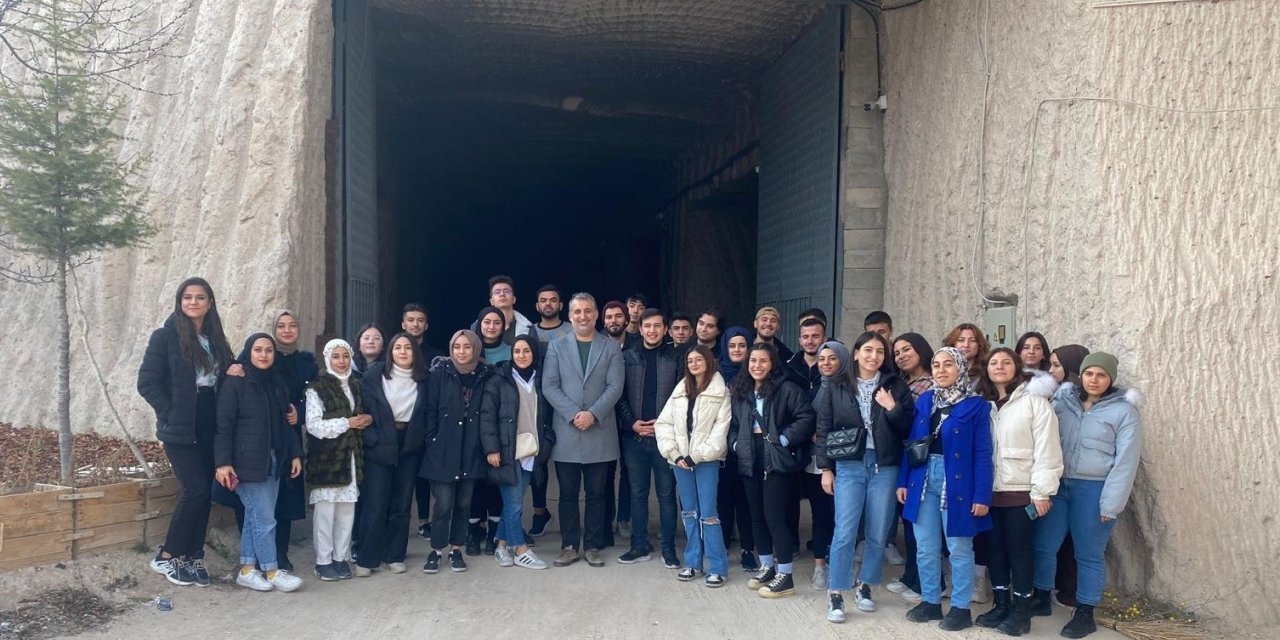 NEVÜ’lü öğrenciler Doğal Yeraltı Soğuk Hava Depolarını inceledi