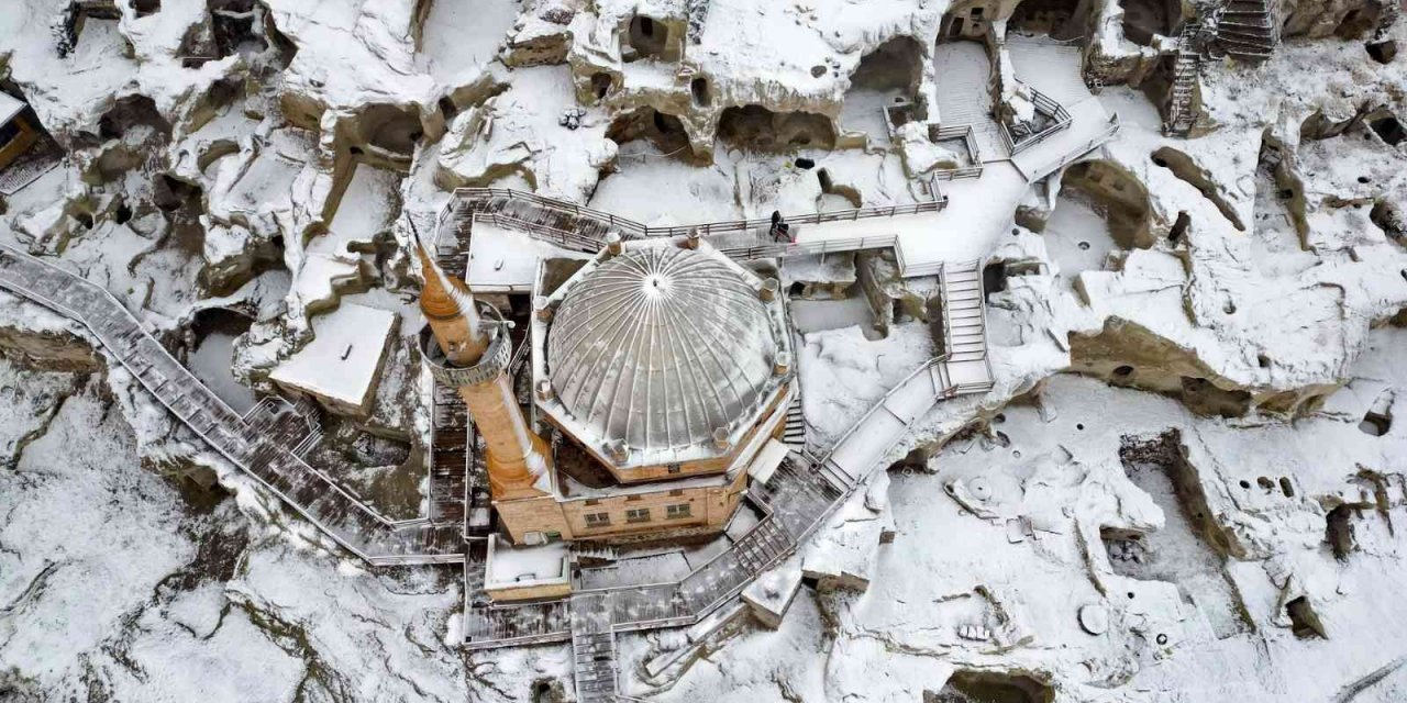 Kayaşehir beyaza büründü