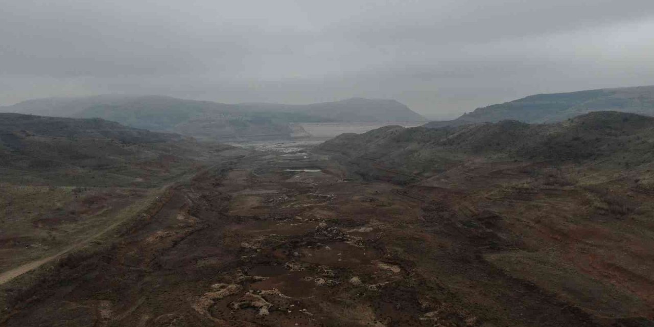 Barajda adeta bir damla su kalmadı