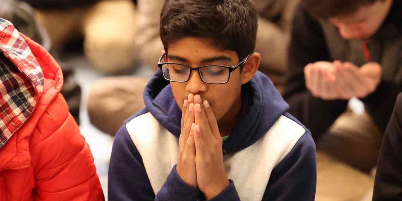 Diyanet İşleri Başkanı Erbaş, sabah namazında öğrencilerle buluştu