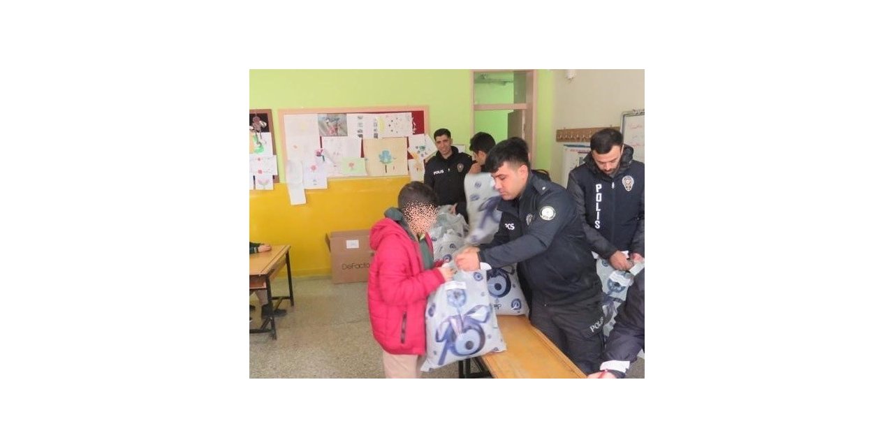 Malatya polisinde öğrencilere anlamlı yardım