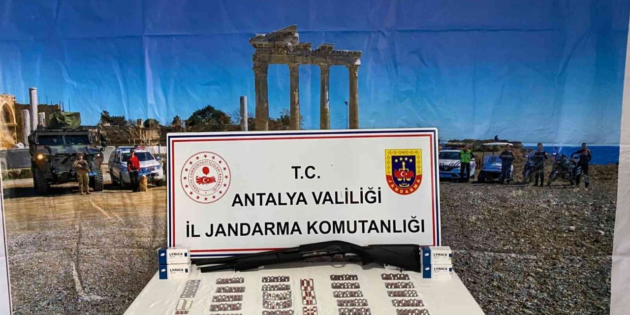 Jandarma ekipleri 528 adet uyuşturucu hap ele geçirdi