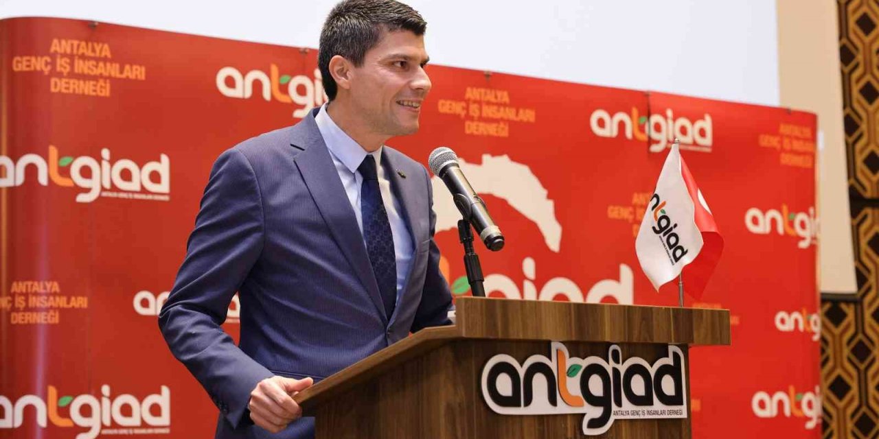 ANTGİAD’da "Yeni dünya, yeni tüketici, yeni şirket" konuşuldu