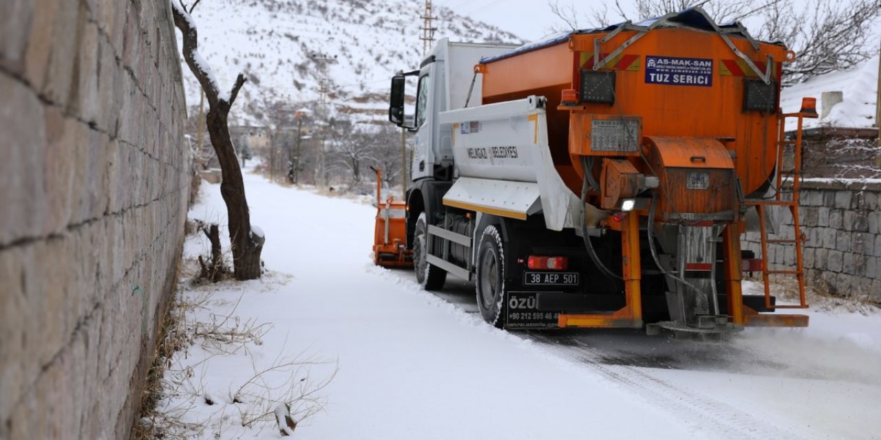 Melikgazi, 99 araç ve 210 personel ile karla mücadele için hazır