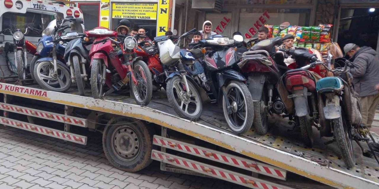 Bolvadin’de 15 tescilsiz motosiklet trafikten men edildi