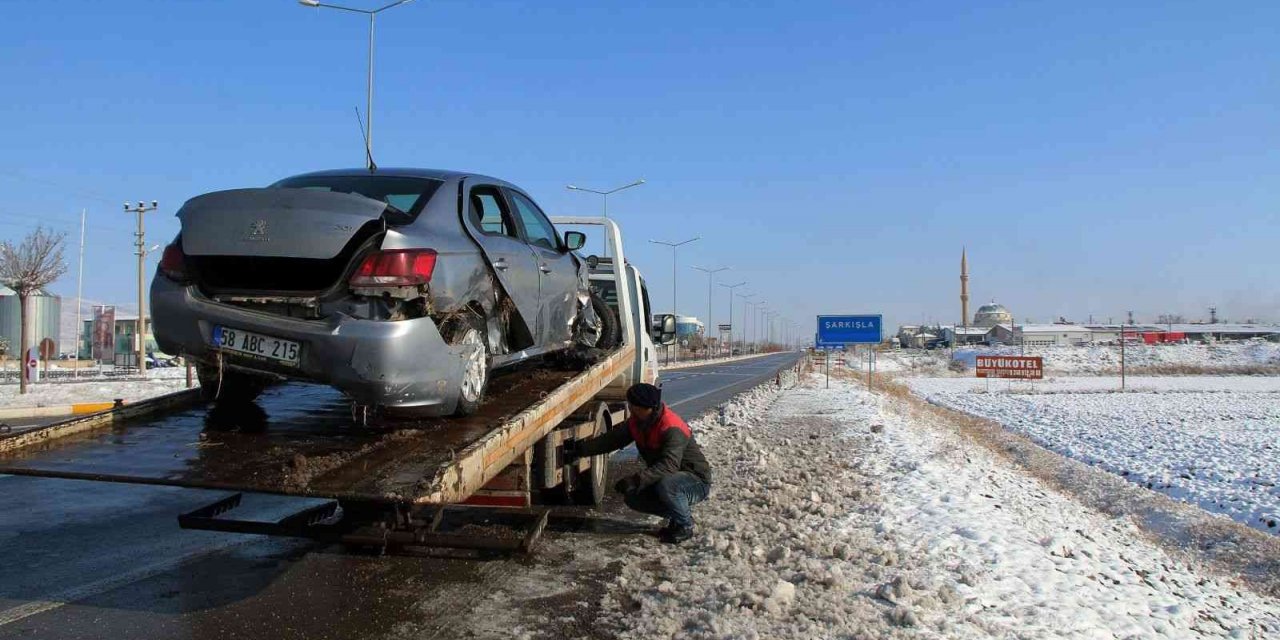 Buzlanma kazalara neden oldu: 1 ölü 1’i bebek 4 kişi yaralandı