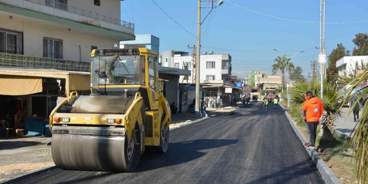 Tarsus’ta yol çalışmaları sürüyor