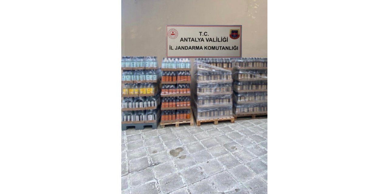Antalya’da otelde 2 bin 265 şişe kaçak içki ele geçirildi