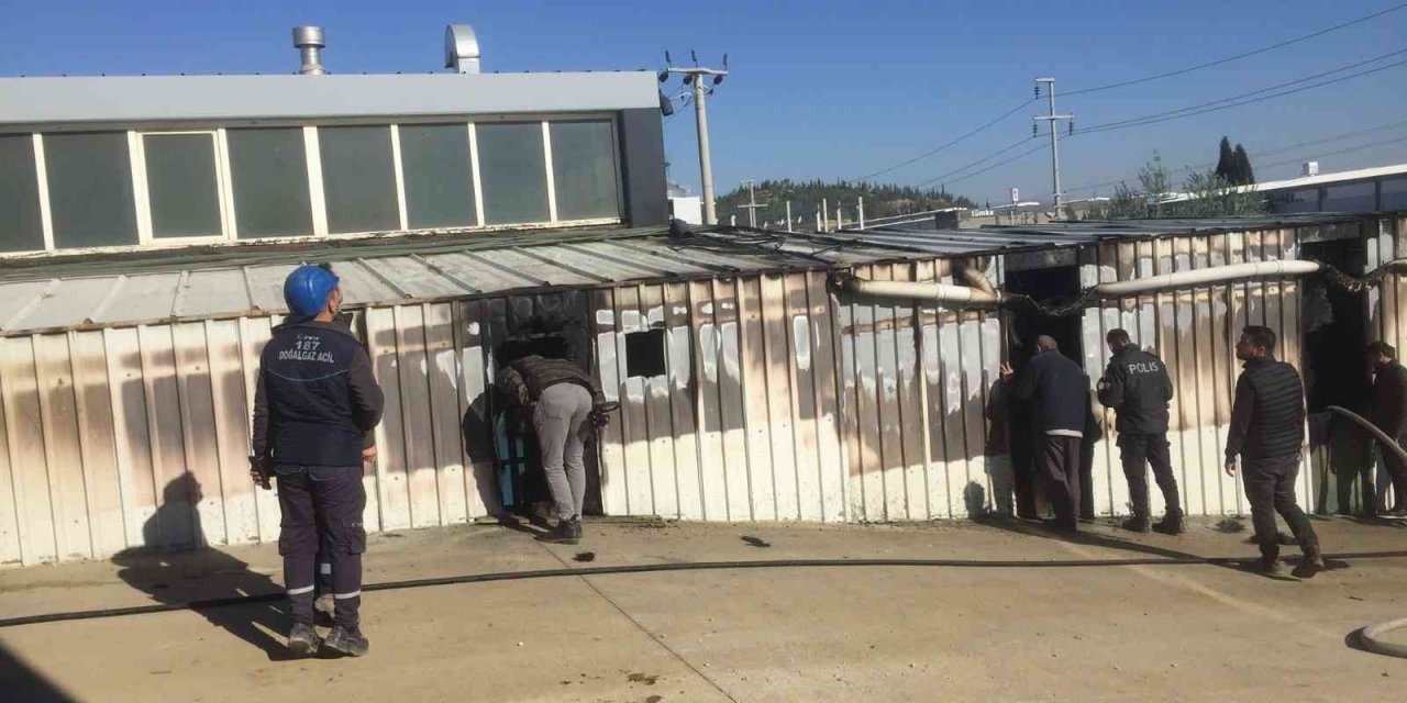 Tel fabrikasında çıkan yangın korkuttu