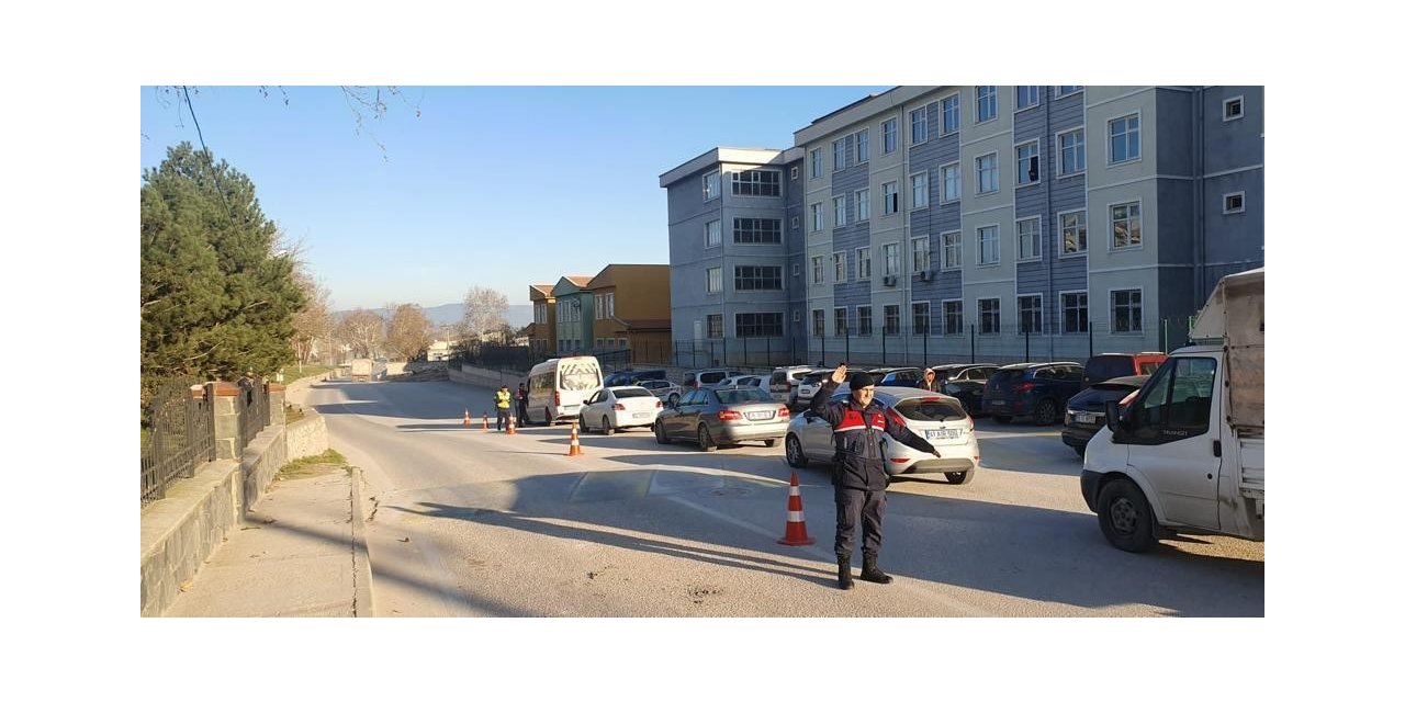 Bursa İl Jandarma Komutanlığından 554 personelle “Huzur Uygulaması”