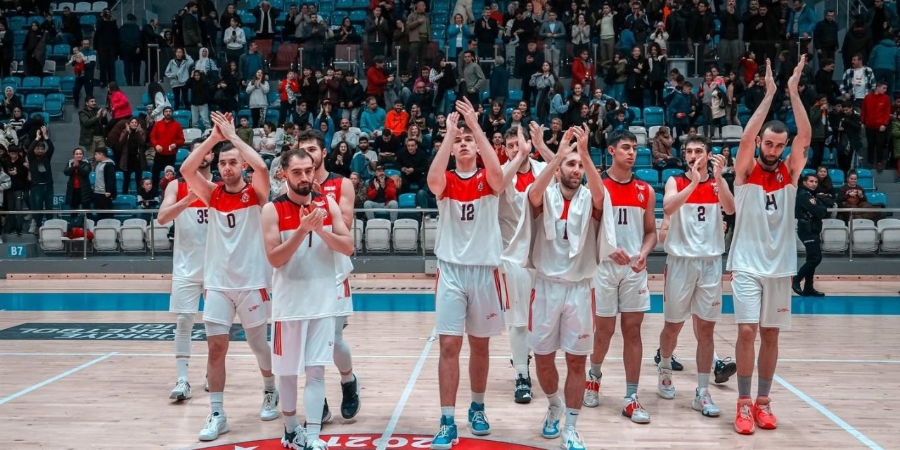 İlkler Şehri Uşak Basketbol Takımı zafere odaklandı