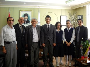 Belediye başkanlığı koltuğuna öğrenci oturdu