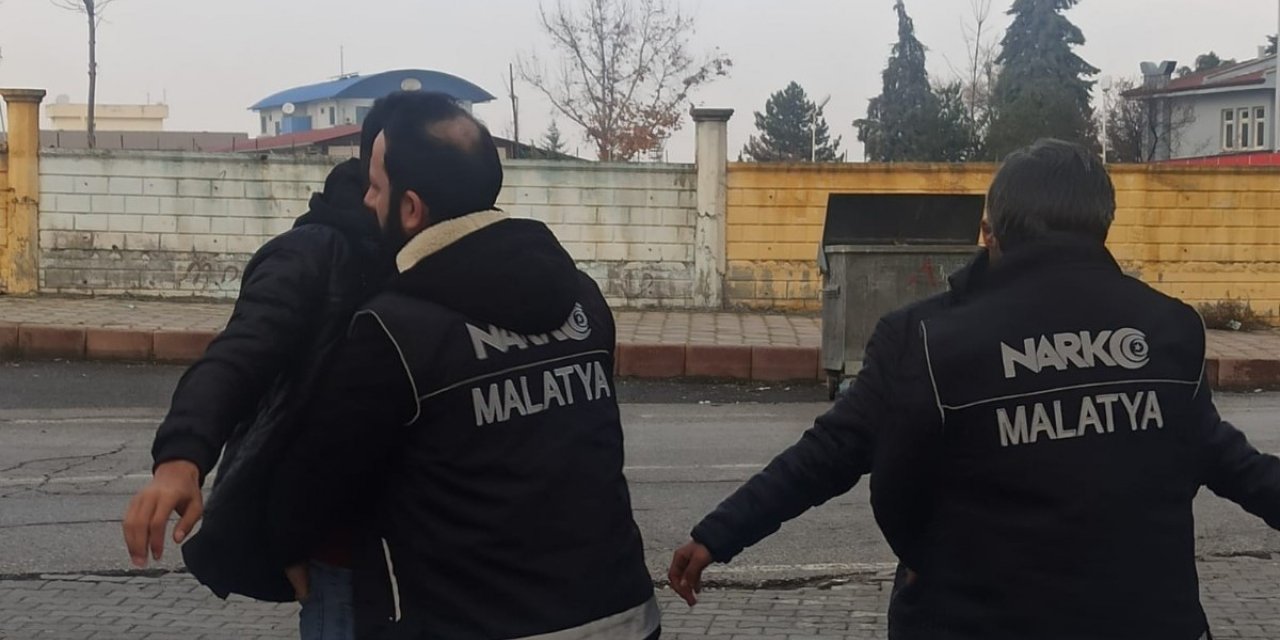 Malatya’da polisinden okul çevrelerinde denetim