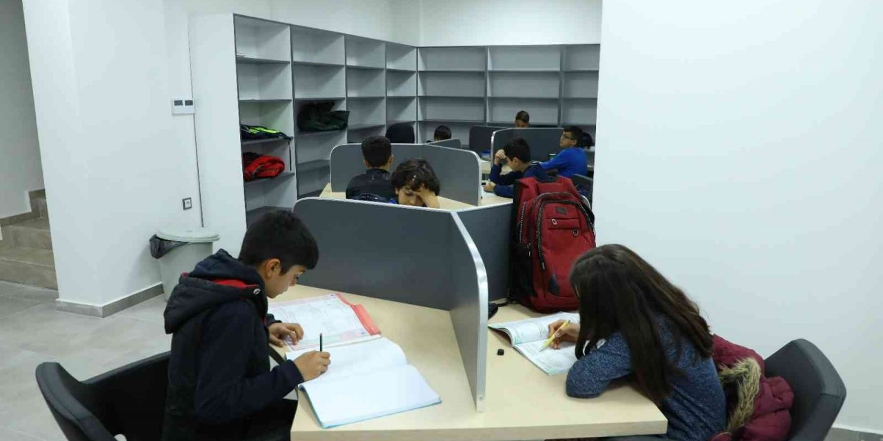 Yenişehir Belediyesinden ihtiyaç sahiplerine ücretsiz dershane hizmeti