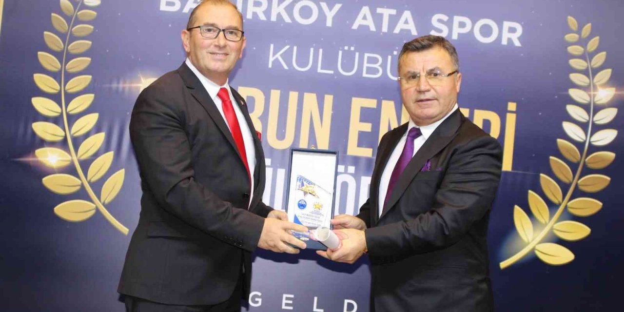 Başkan Böcek, 2022 Yılı Spor İnsanı Ödülü’ne layık görüldü