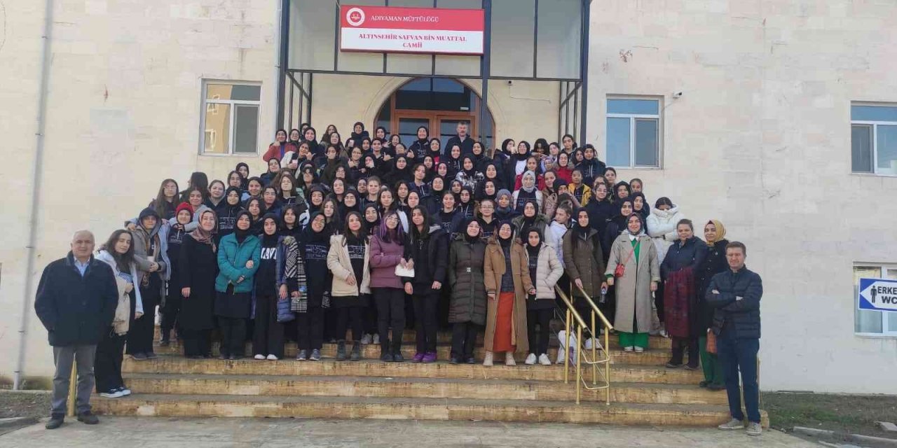 TOBB Kız Anadolu İmam Hatip Lisesi “Vakti Kuşanmak” etkinliği düzenledi