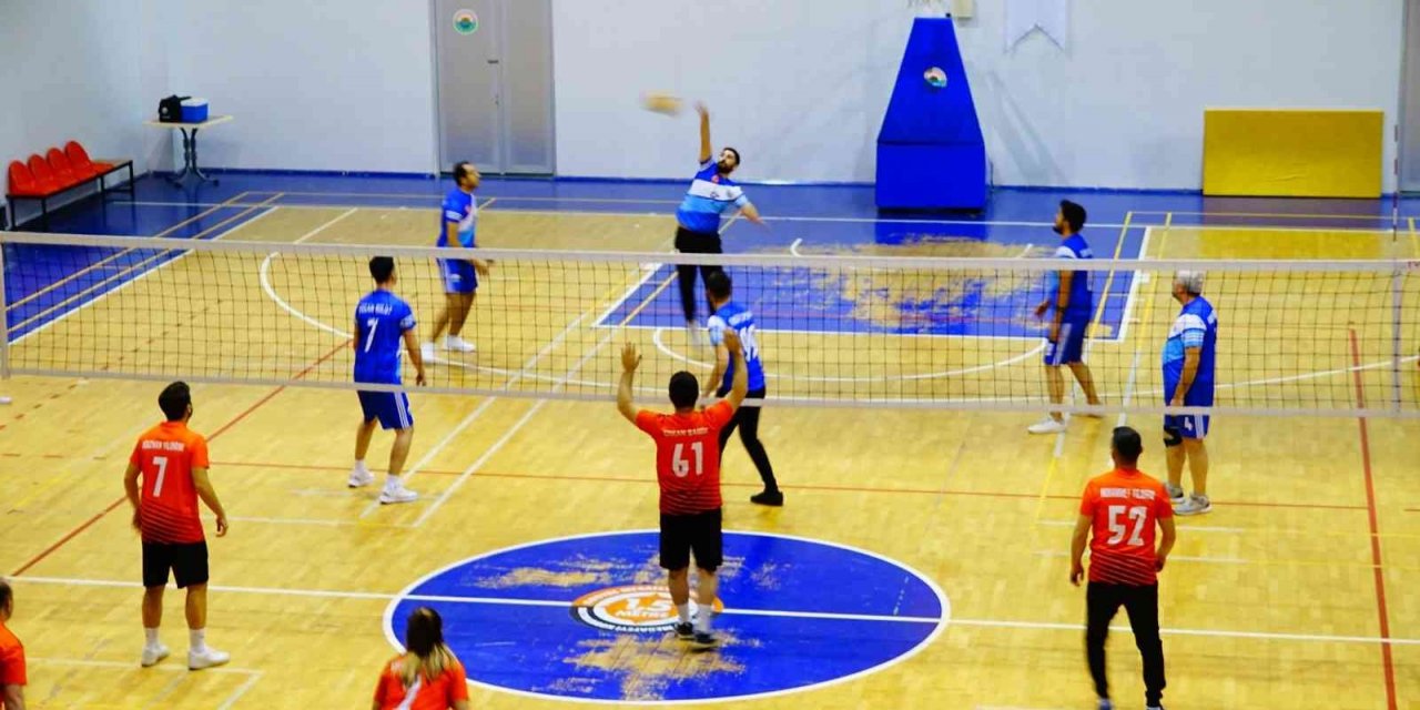 İlkadım Belediyesi Birimler Arası Voleybol Turnuvası başladı