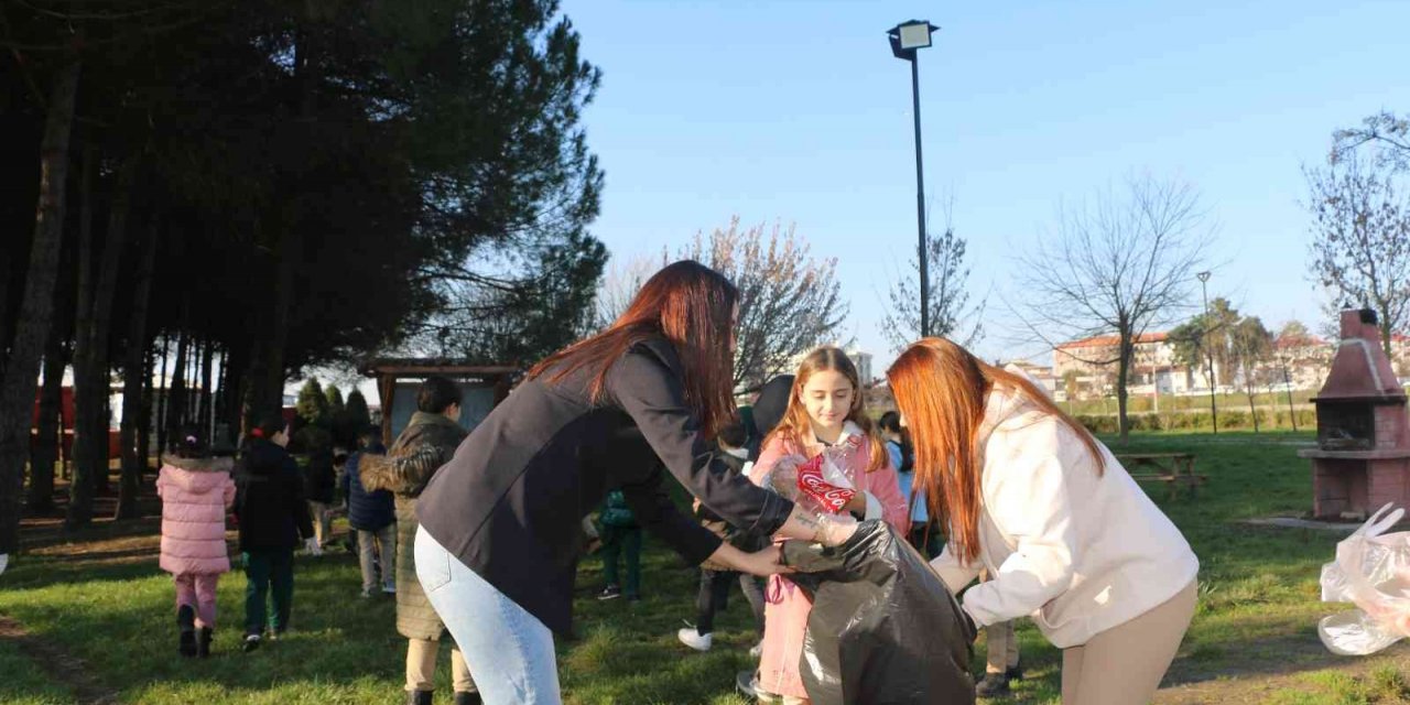 Öğrenciler çevre temizliği yaptı