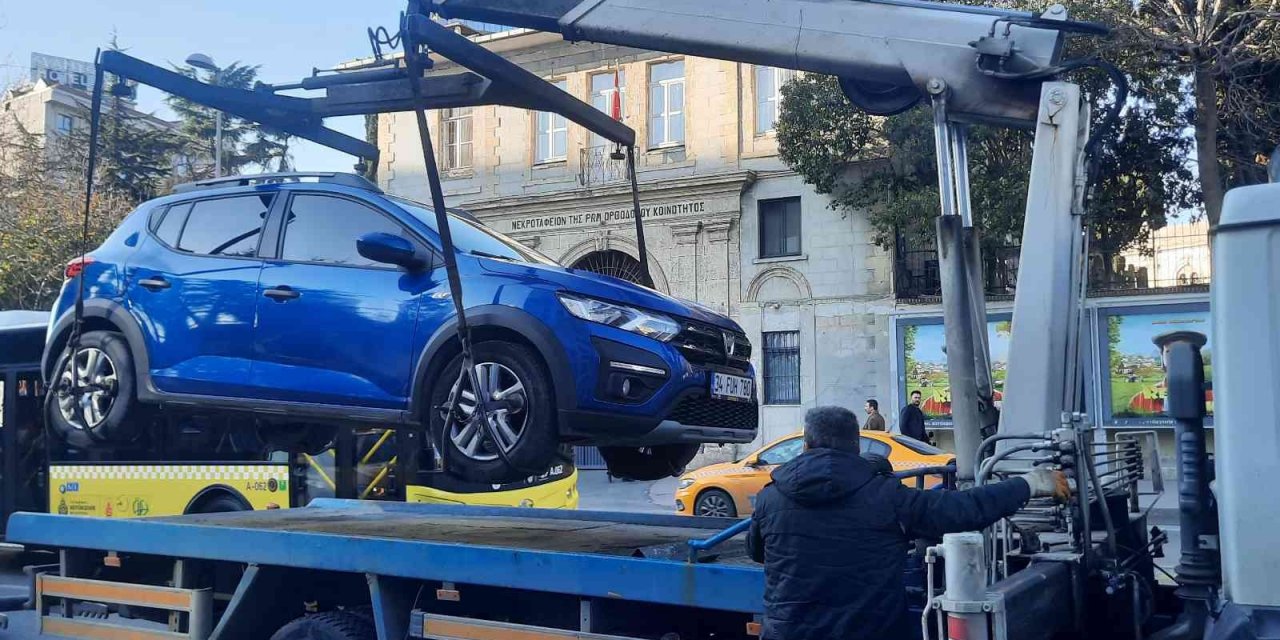 Denetime ağzında sigarayla takılan taksiciye ceza: Bir anlık dalgınlığımıza geldi