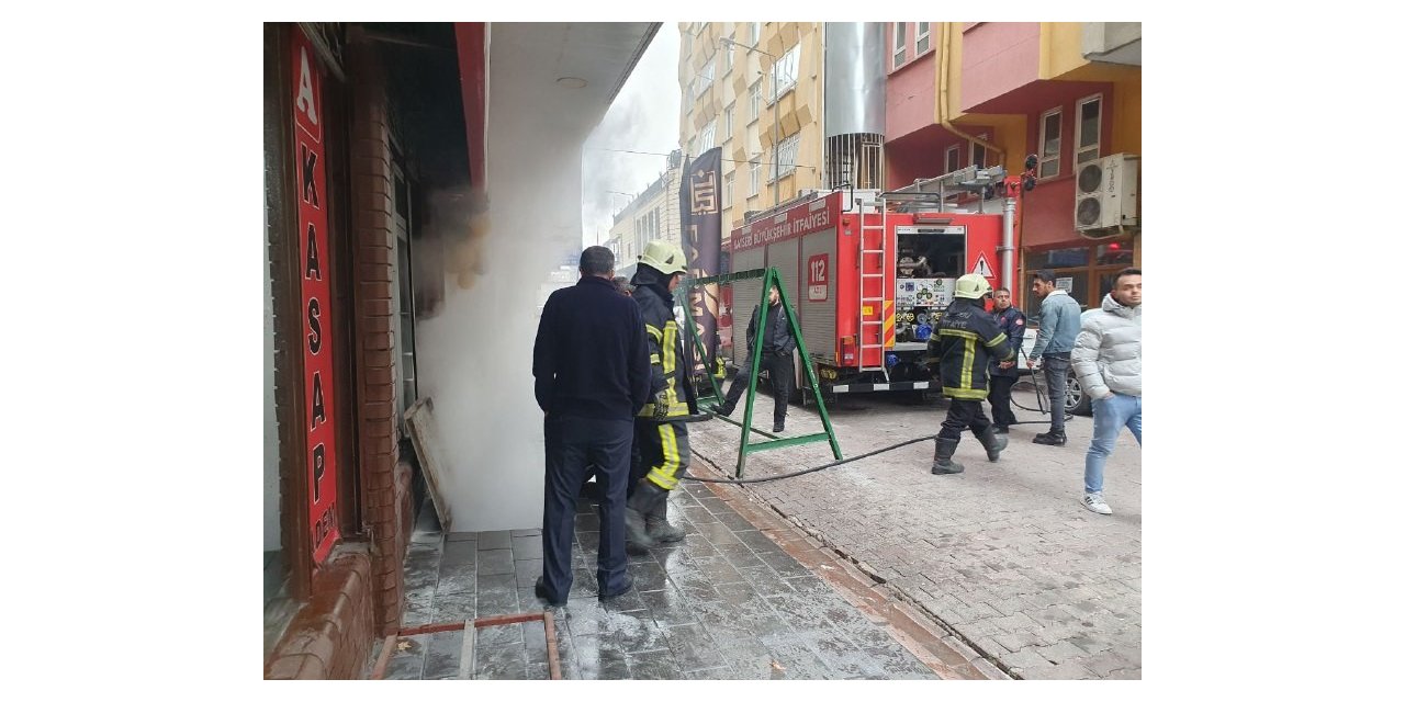 İş yeri deposunda çıkan yangın söndürüldü