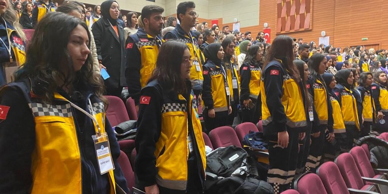 KAYÜ’de 7 üniversite öğrencisine ‘Paramedik’ anlatıldı