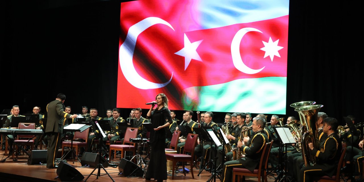 Bakan Akar: “Azerbaycan Ordusuna bundan sonra kimsenin yan bakmasına imkan ve fırsat vermeyeceğiz”