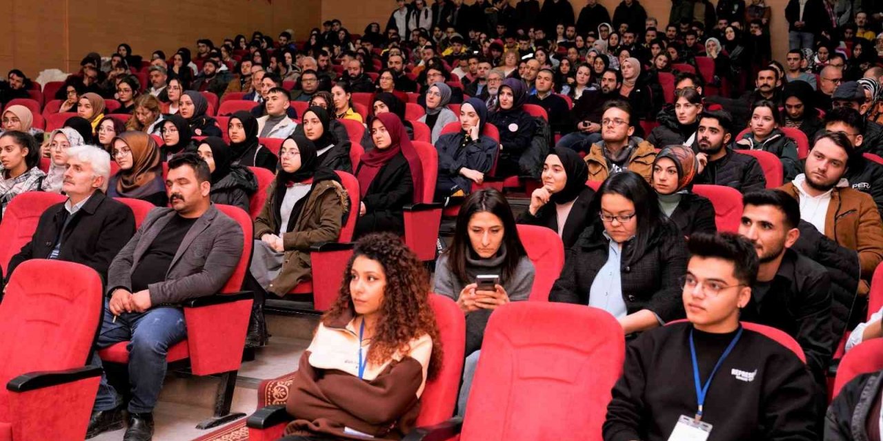 Engelleri aşan bir kariyer deneyimi: "Sen, Bedeninden Fazlasın!"