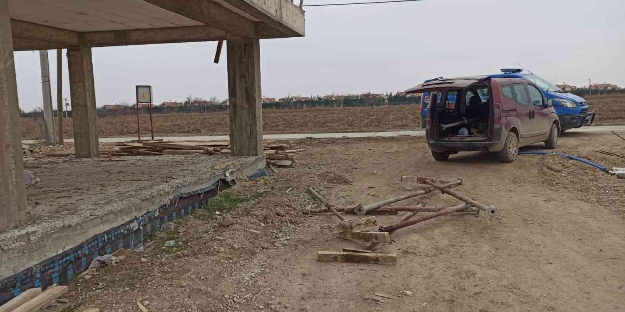Hurda malzeme çalan şahıs jandarma ekiplerince yakalandı
