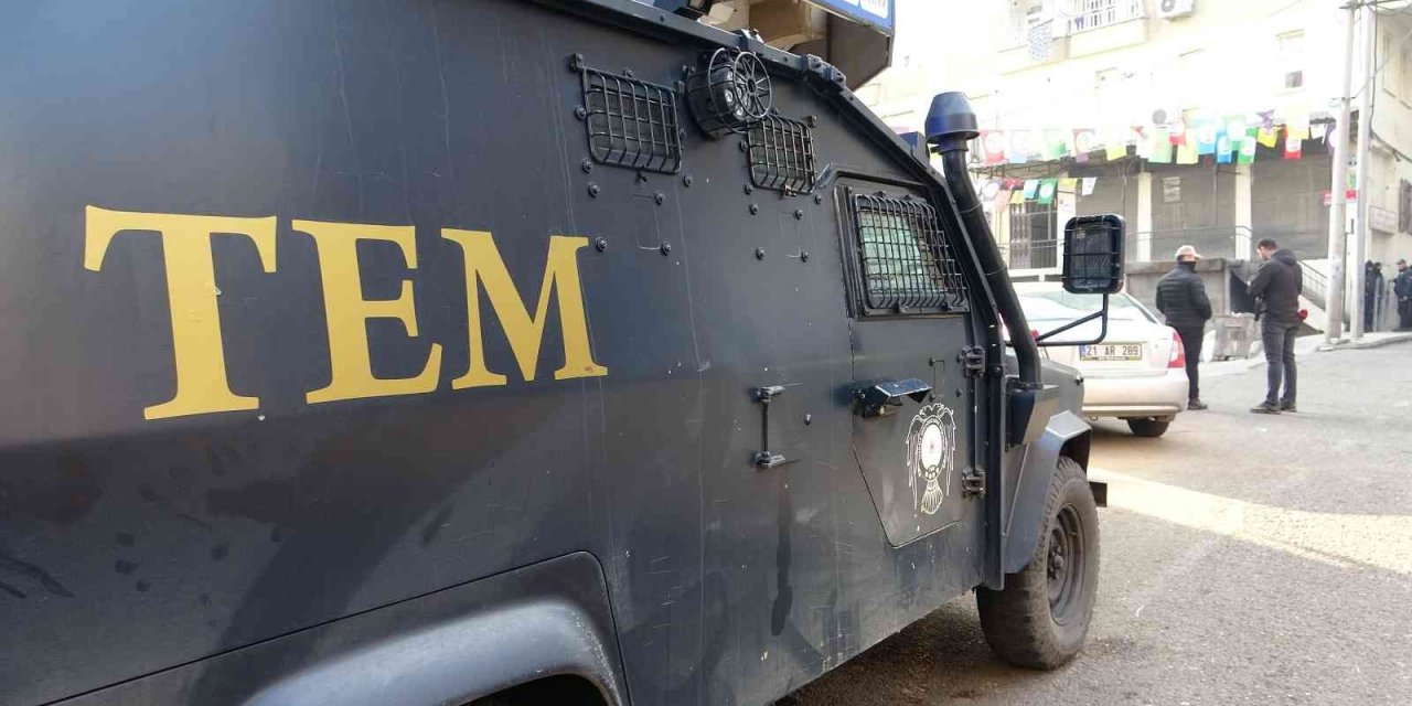 Diyarbakır merkezli terör operasyonu: 14 gözaltı