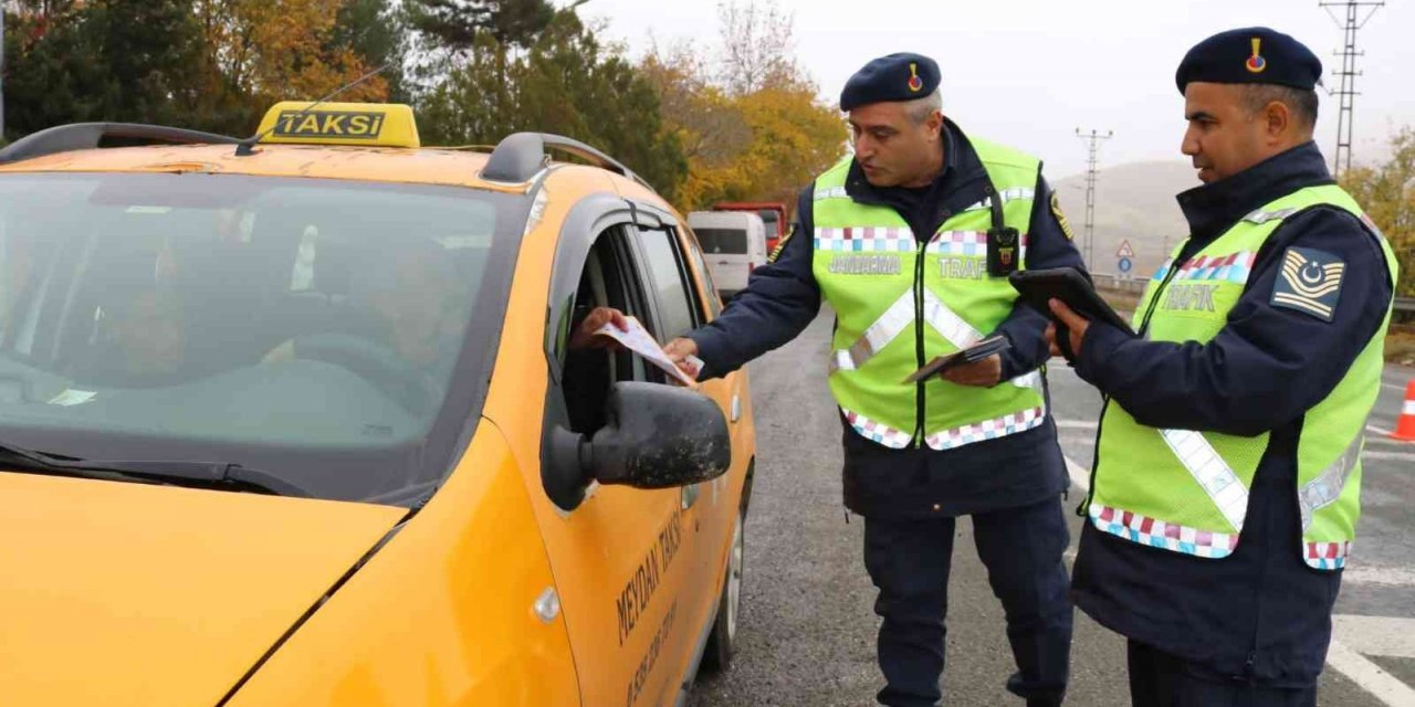 Jandarmadan Malatya’da kış lastiği denetimi