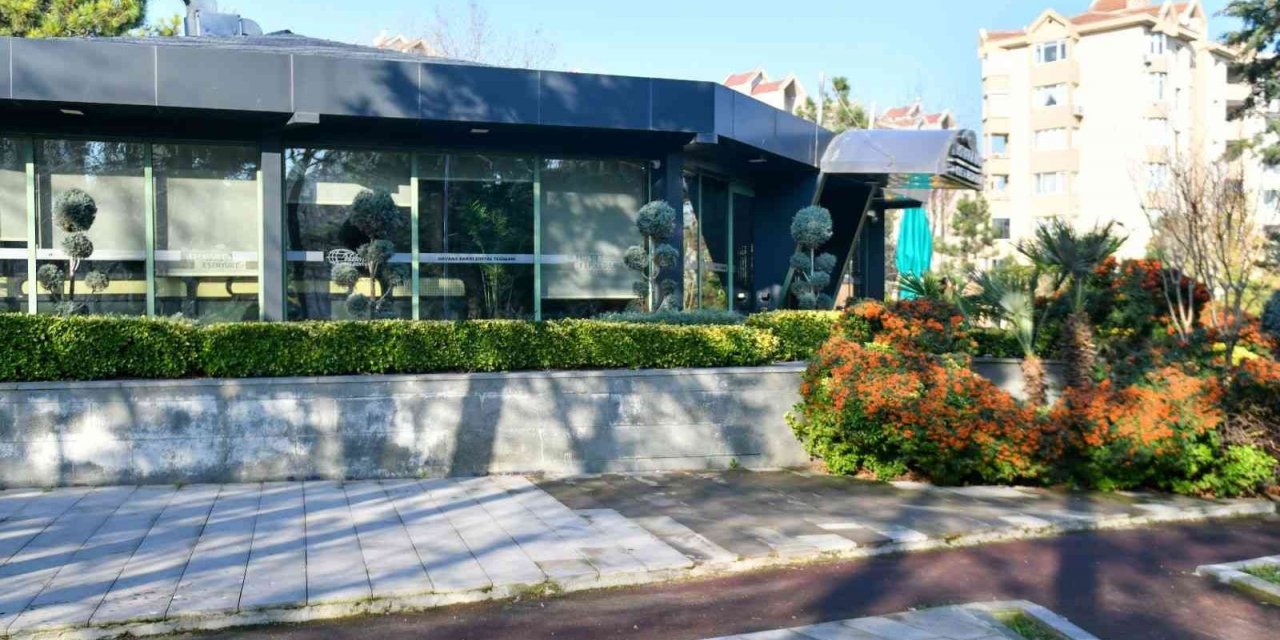 Esenyurt’un ilk sosyal tesisi açıldı