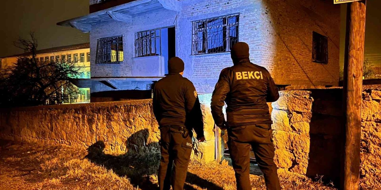 Mahalle ve çarşı bekçileri gecelerin huzurunu sağlıyor